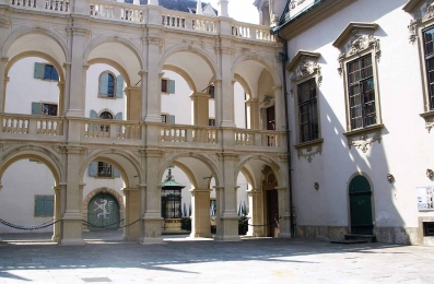 Renesansowy Landhaushof.